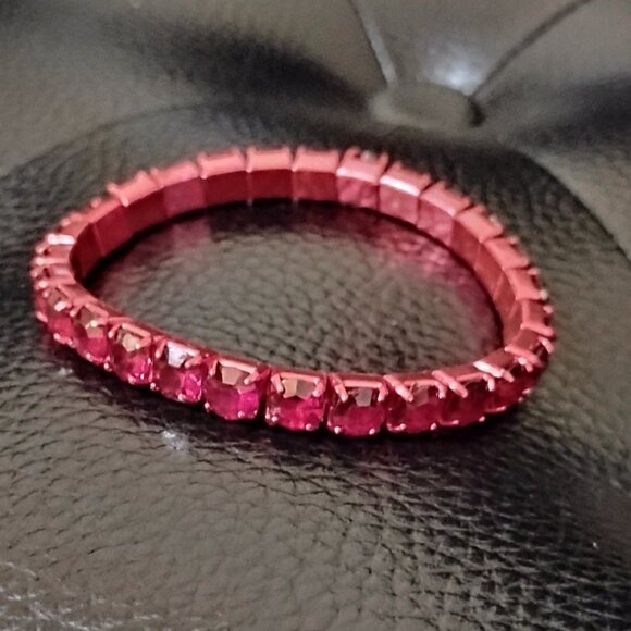Chic Red Square Faceted Crystals In Cells Linked Bracelet On Elastic - Picture 10 of 10